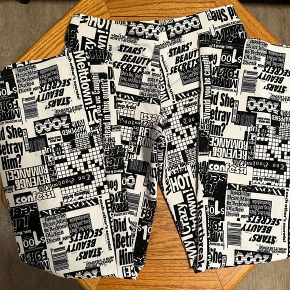 *URBAN OUTFITTERS* Black x White Pattern Pants Size Small - Picture 5 of 7